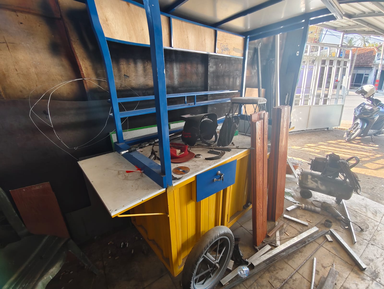 Produk Fabrikasi Besi Lainnya